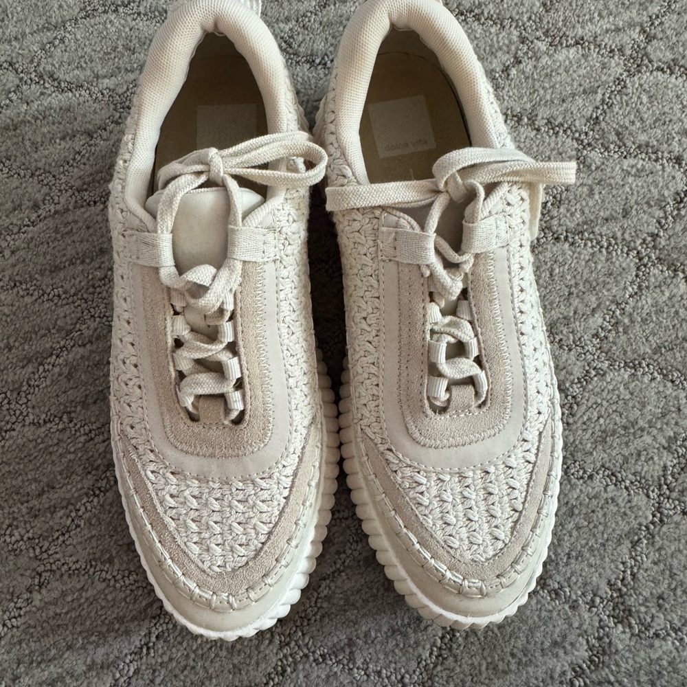 Dolce Vita Dolen Women's Cream Lace-Up Sneakers